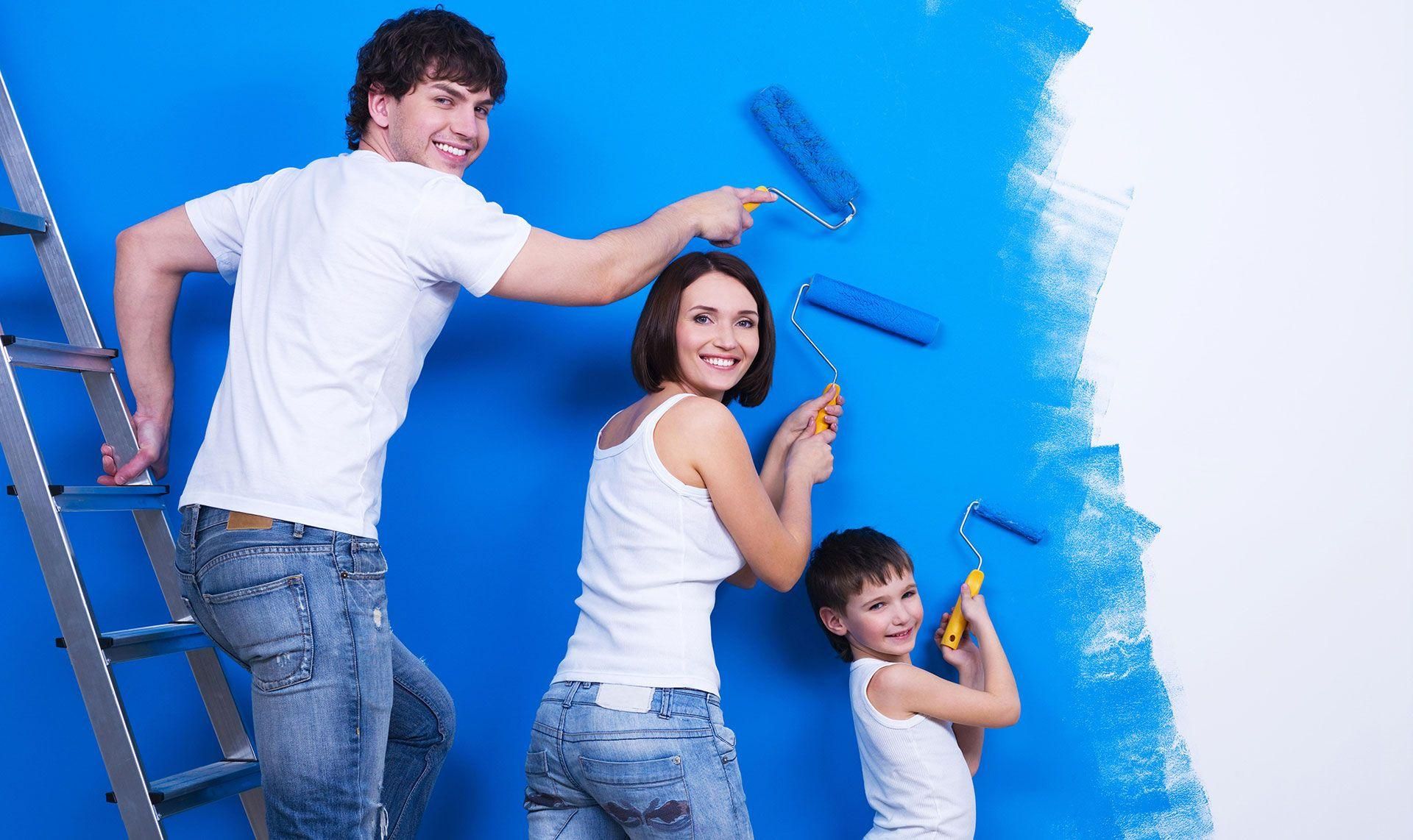 Самая безопасная краска для ремонта в квартире и доме: как выбрать