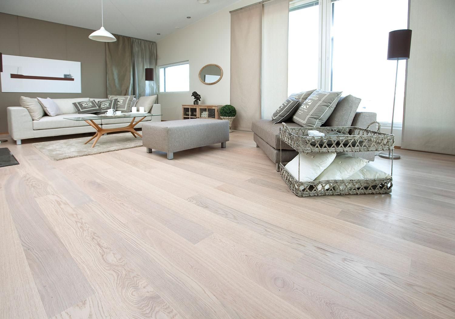 Ламинат: преимущества, недостатки и фото в интерьере Ламинат: преимущества, недостатки и фото в интерьере