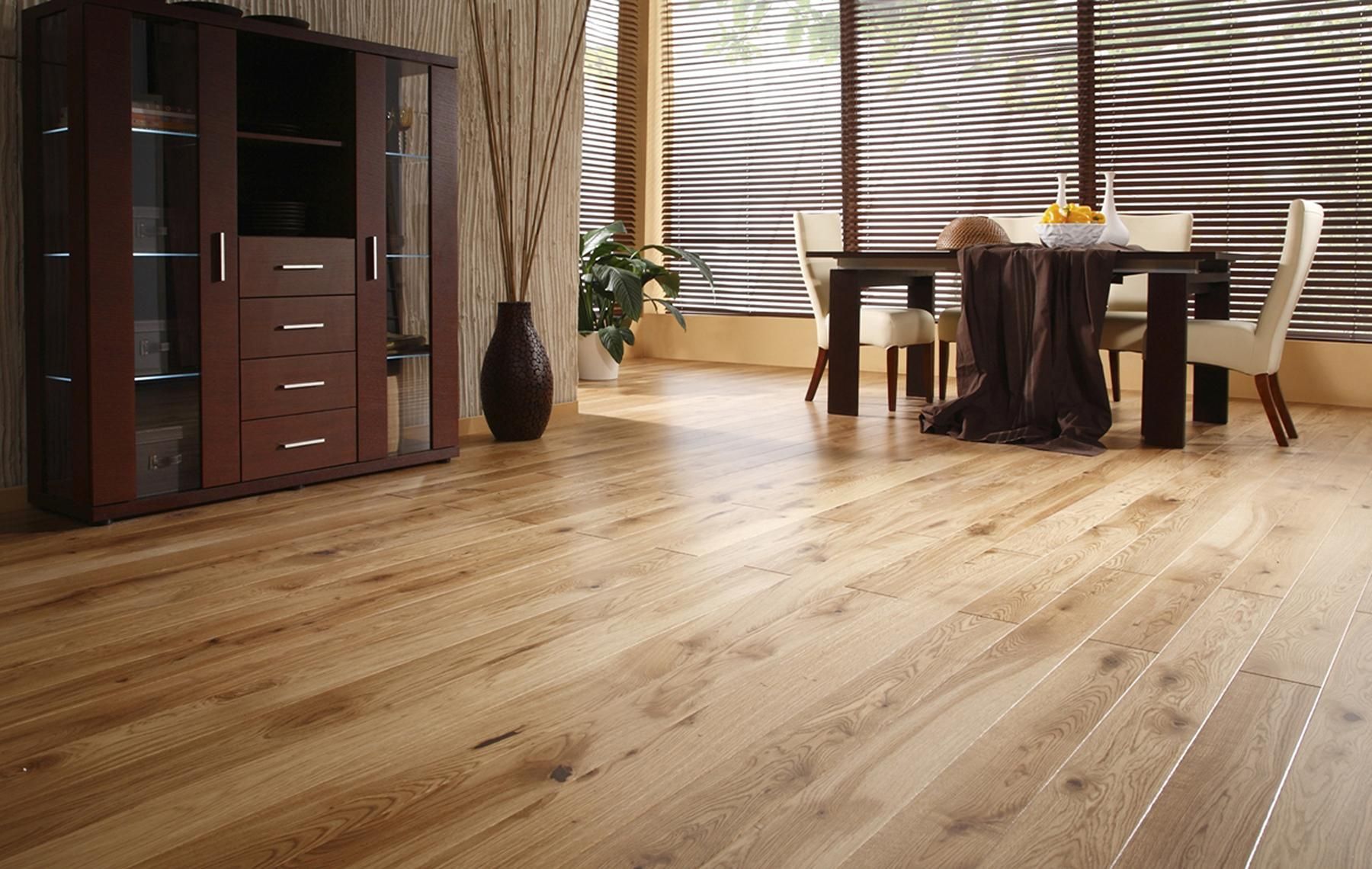 Дерев'яна підлога у квартирі та будинку: 4 нюанси, які повинні знати власники Дерев'яна підлога у квартирі та будинку: 4 нюанси, які повинні знати власники