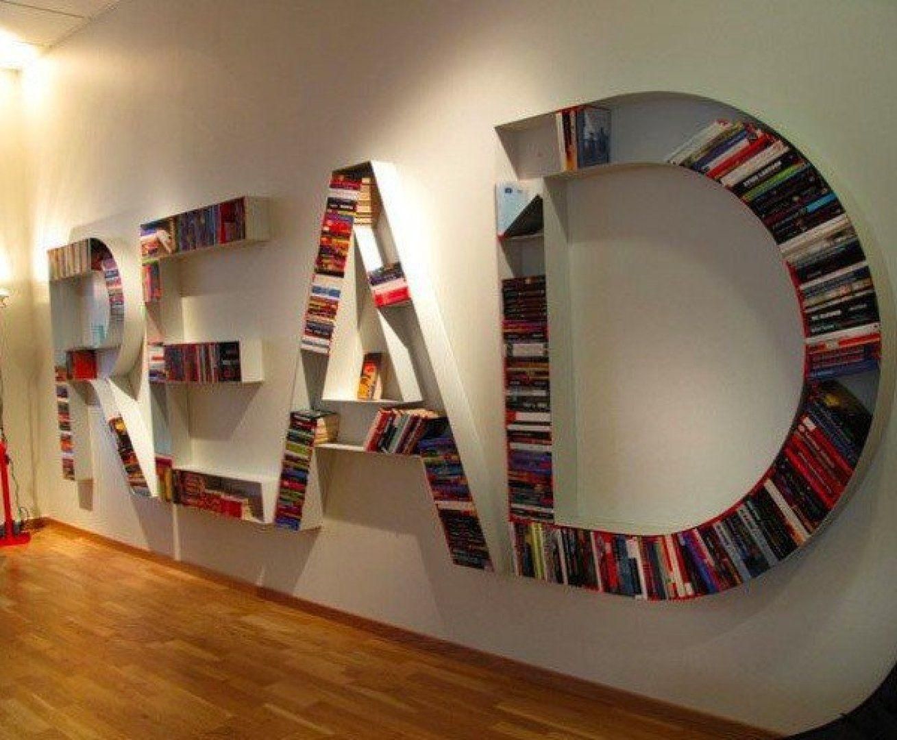 Незвичайні книжкові полиці: як вони виглядають