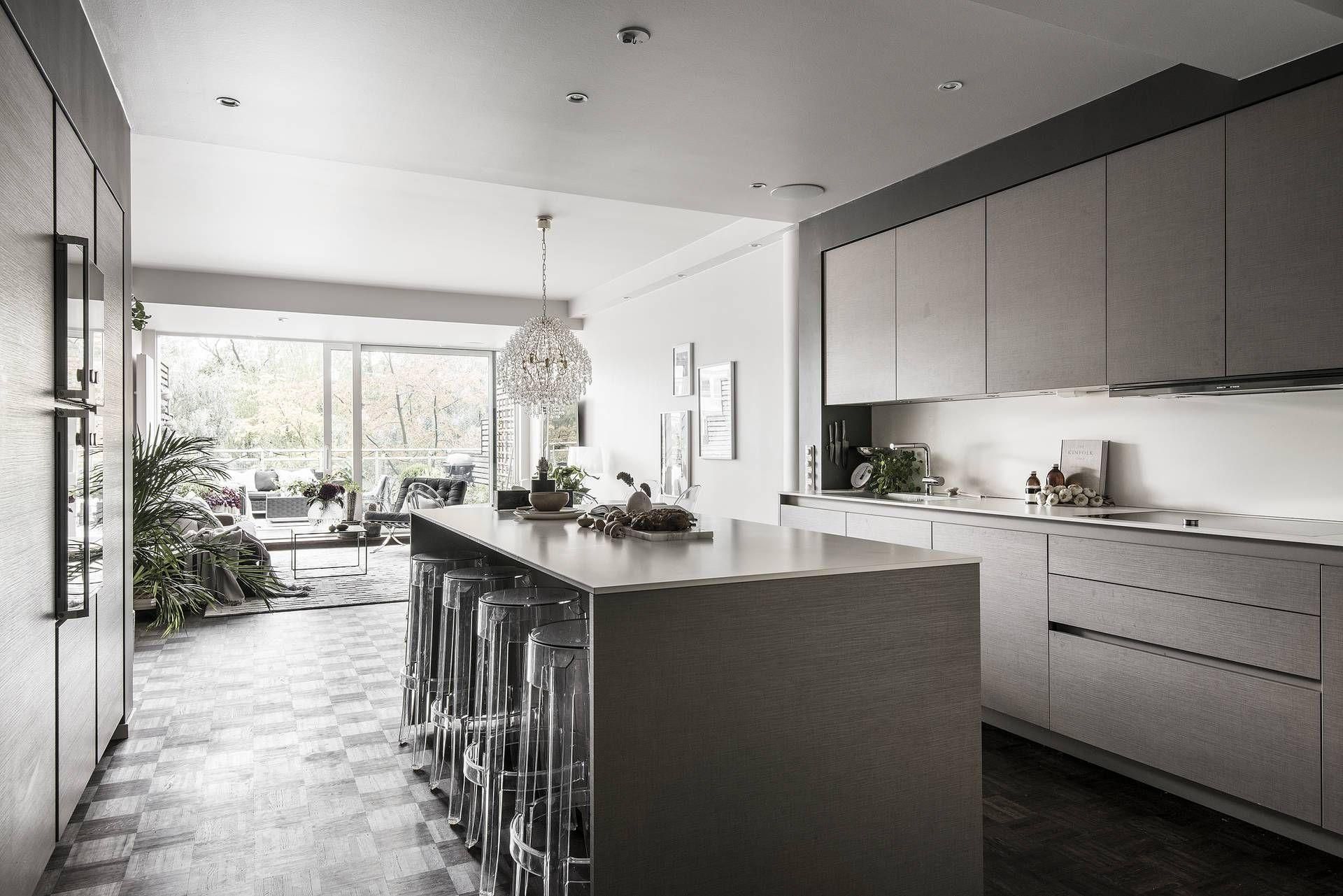 Кухня-острів: які нюанси потрібно врахувати, щоб не шкодувати Кухня-острів: які нюанси потрібно врахувати, щоб не шкодувати