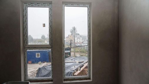 Пластикові вікна у квартирі від забудовника: чи потрібно їх міняти