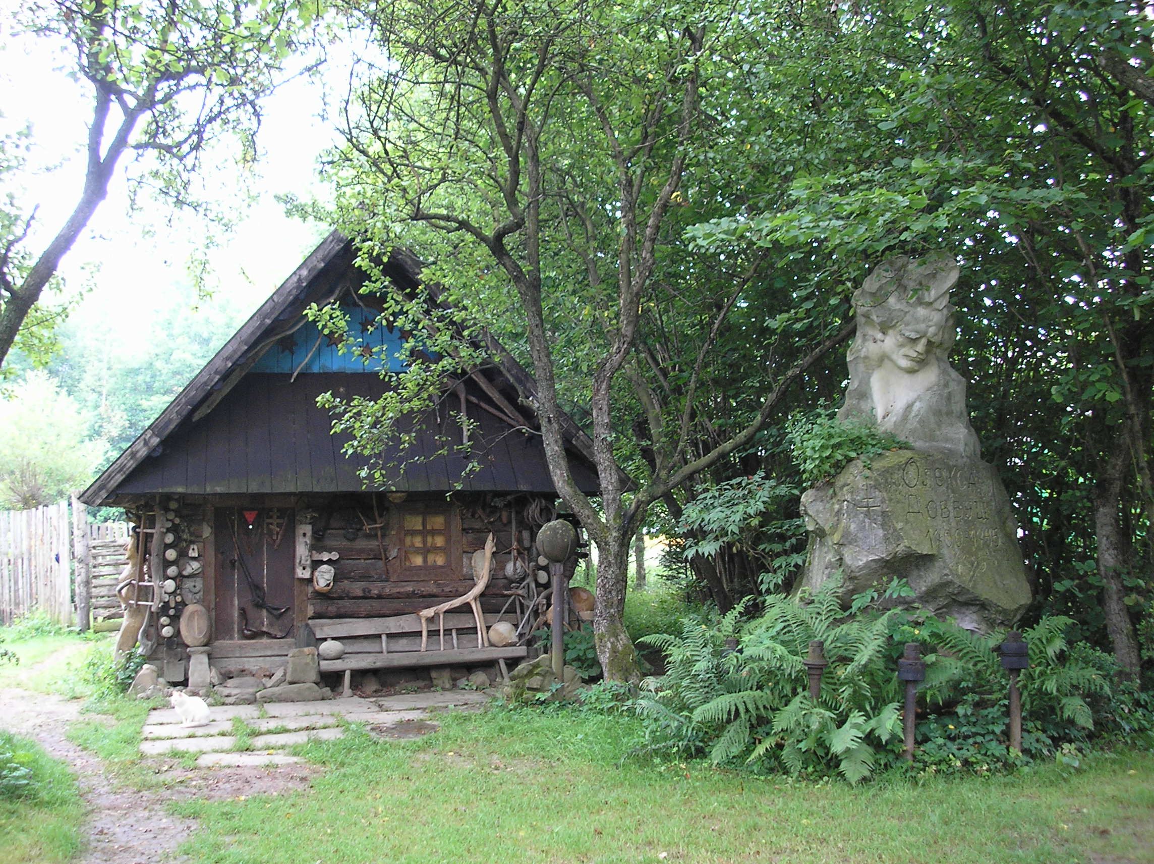 На Прикарпатье отреставрировали дом, где убили Довбуша: как он выглядит На Прикарпатье отреставрировали дом, где убили Довбуша: как он выглядит