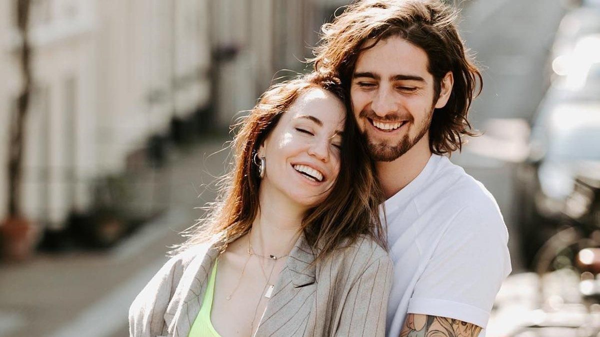 Де живуть Дорофєєва та Дантес: фото й відео розкішного будинку під Києвом Де живуть Дорофєєва та Дантес: фото й відео розкішного будинку під Києвом