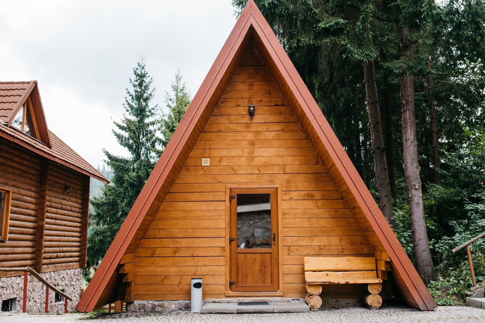 Гостиничный комплекс в Карпатах выставили на аукцион: как он выглядит Гостиничный комплекс в Карпатах выставили на аукцион: как он выглядит