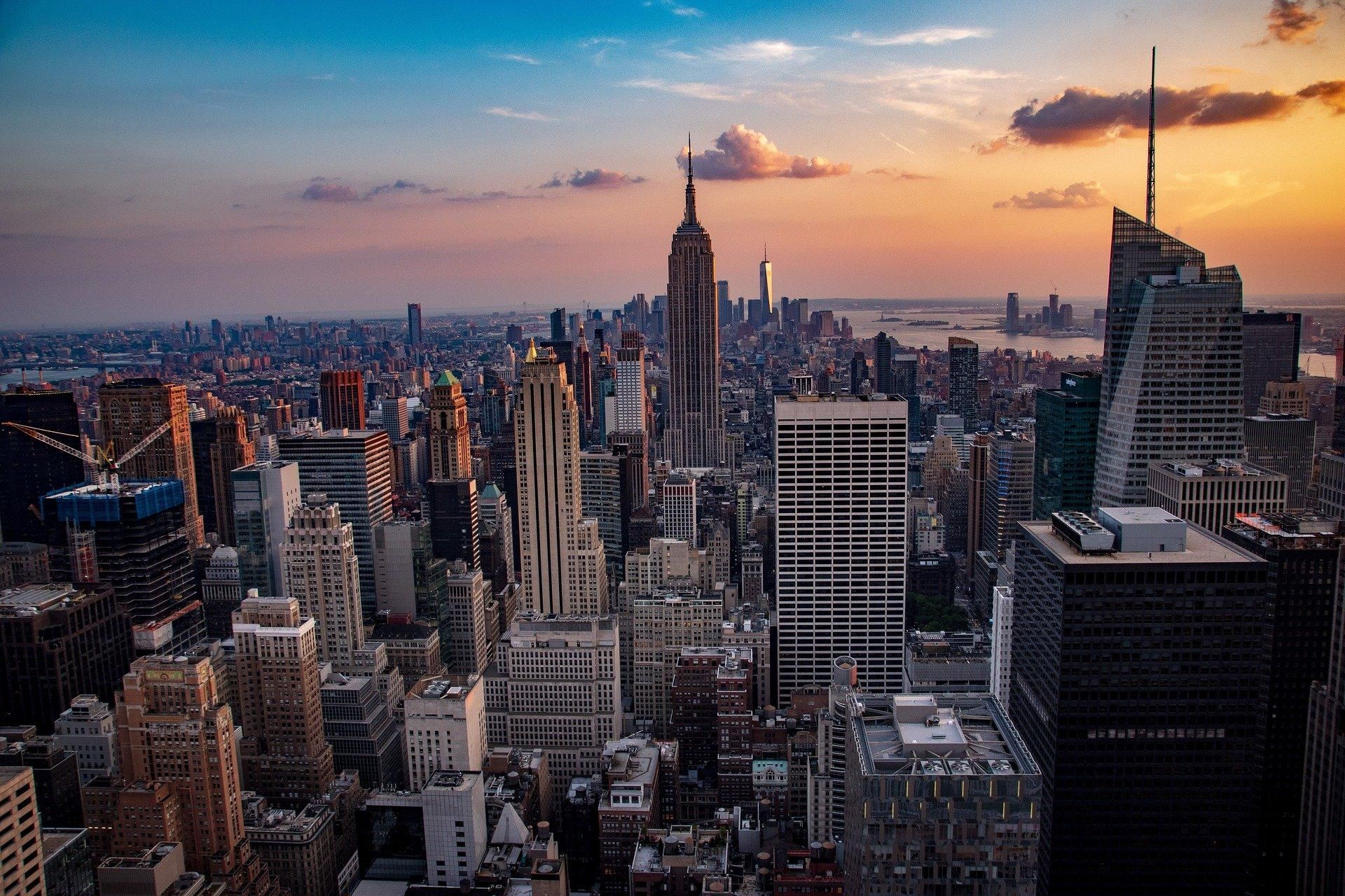 У Нью-Йорку на Манхеттені вирішили поселити безхатьків: стався скандал