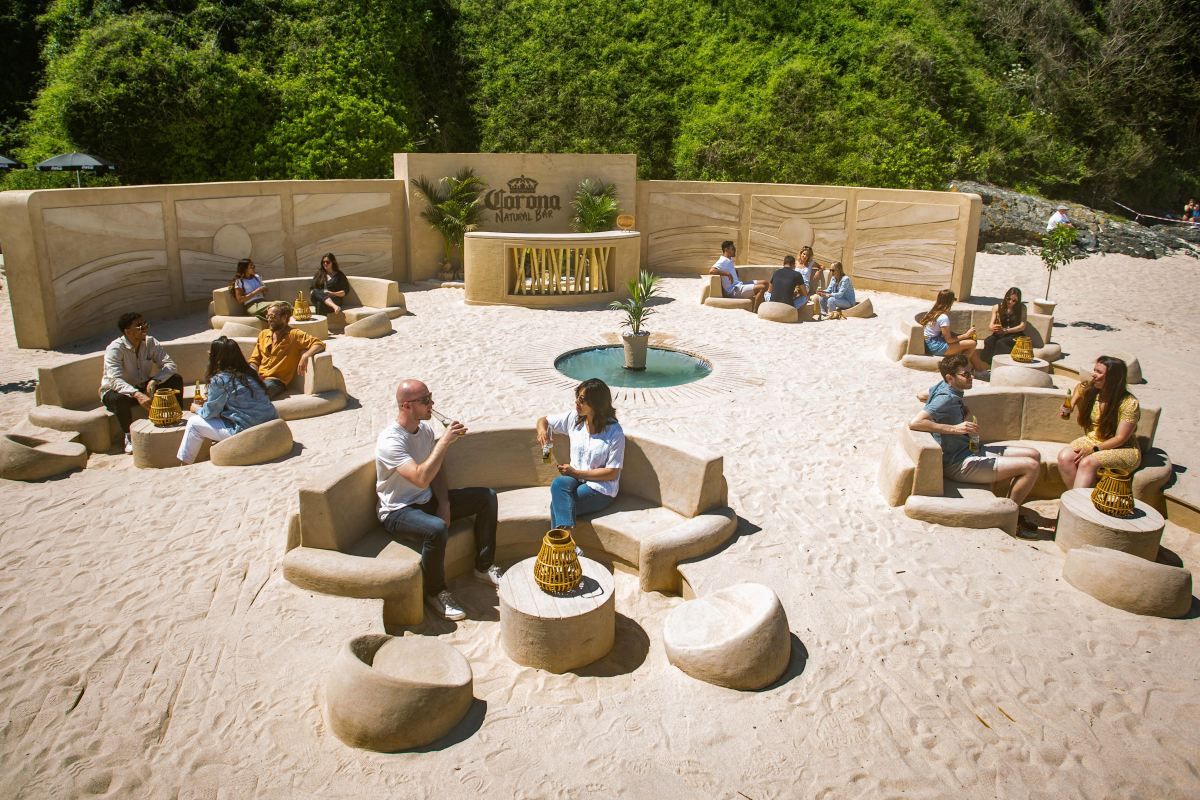 У Великій Британії побудували паб з піску: як він виглядає