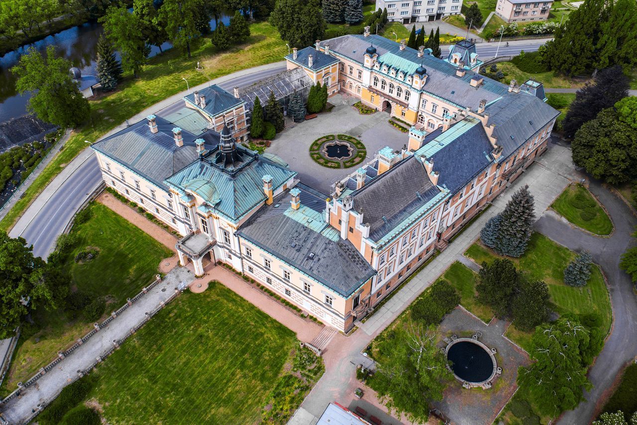 Бывшую готическую крепость продают за 4 миллиона евро в Чехии: фото