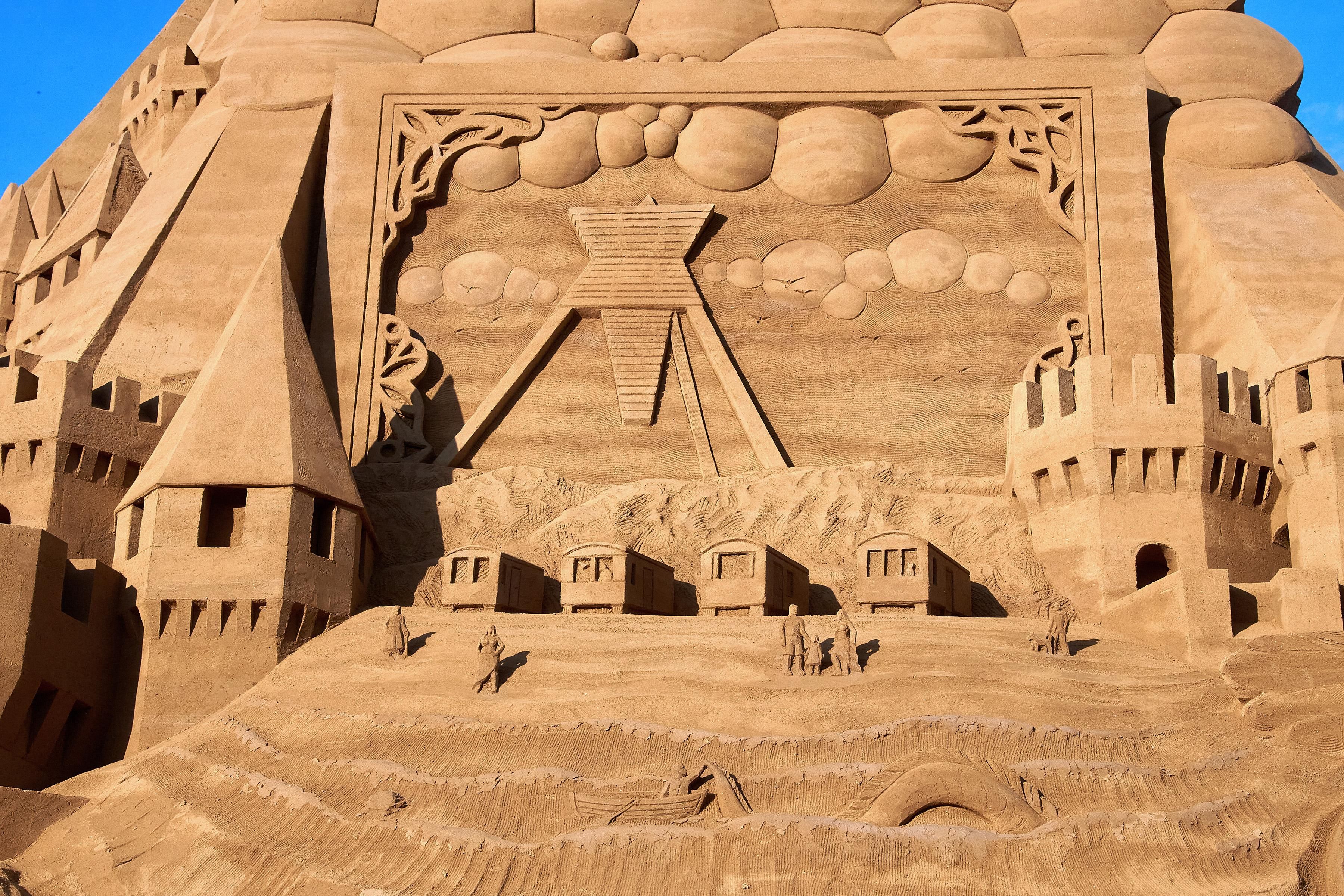 В Дании построили самый высокий в мире замок из песка: впечатляющие фото и видео В Дании построили самый высокий в мире замок из песка: впечатляющие фото и видео