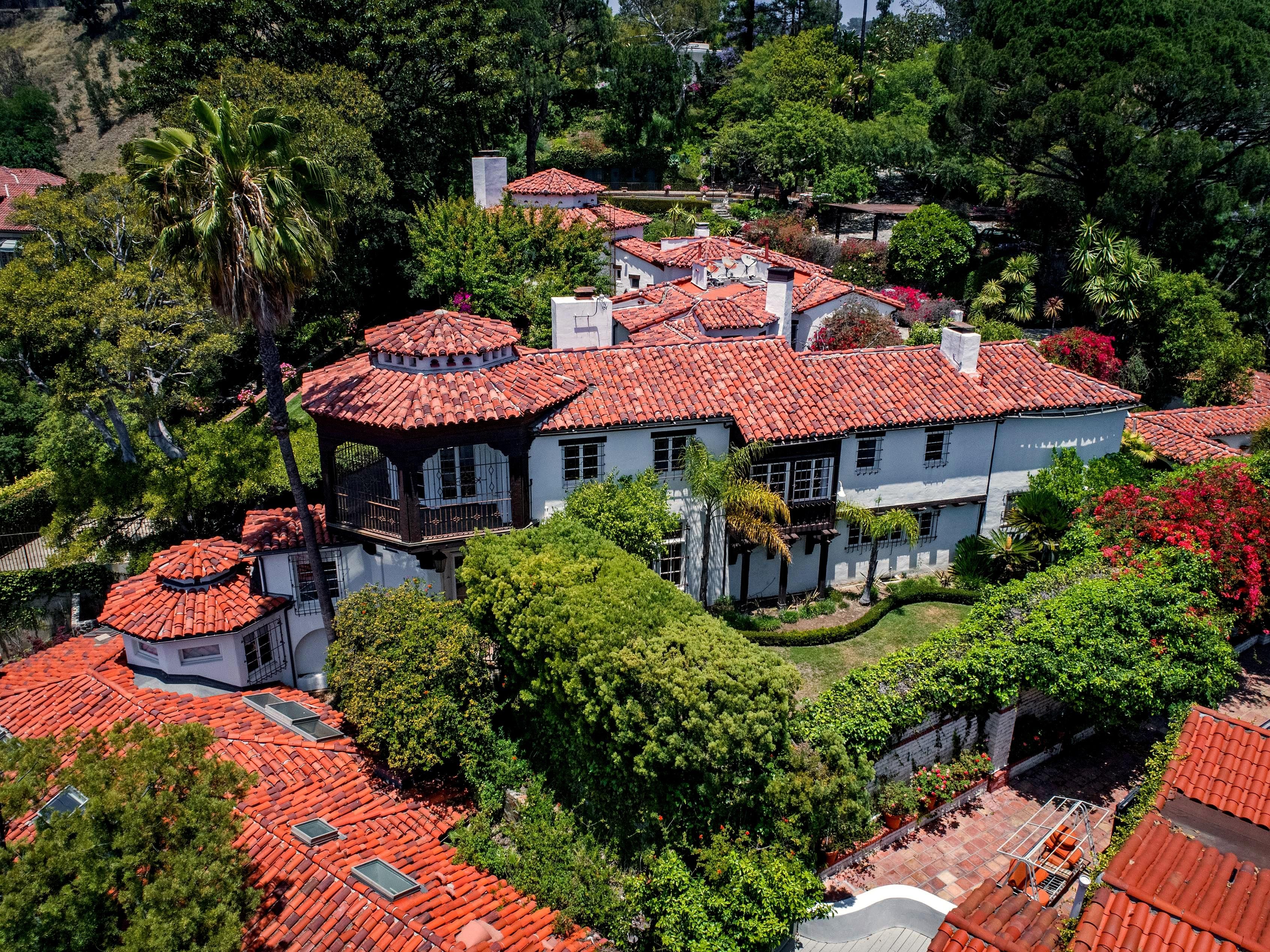 Історичний маєток покійного актора Джона Беррімора продано за 14,7 мільйона доларів - Нерухомість