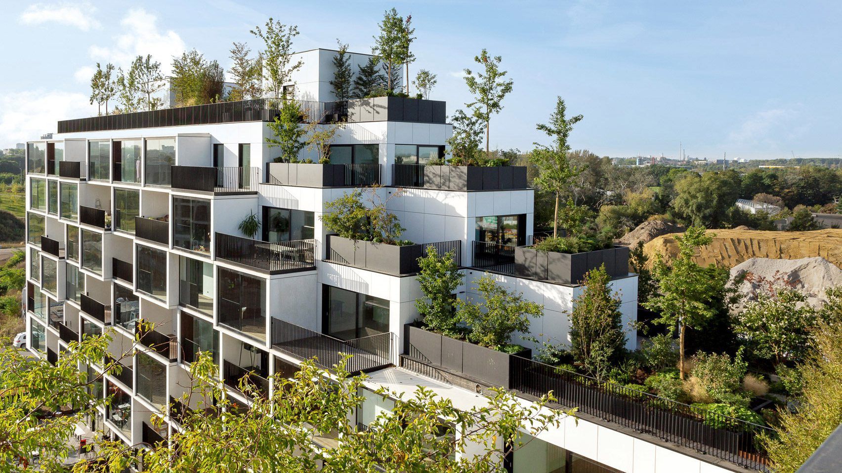 У Нідерландах збудували хмарочос з 10 000 рослинами на балконах: призначення будівлі - Нерухомість