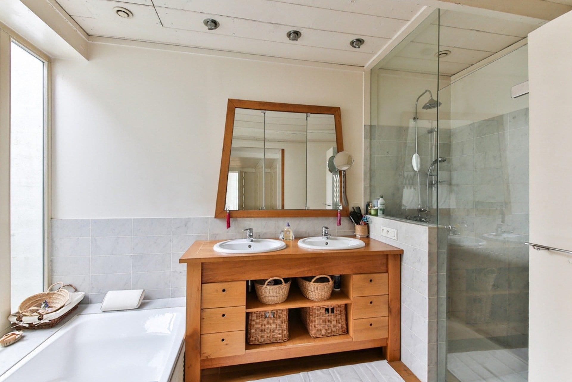 6 практичных деталей, которые должны быть в каждой ванной комнате - Недвижимость
