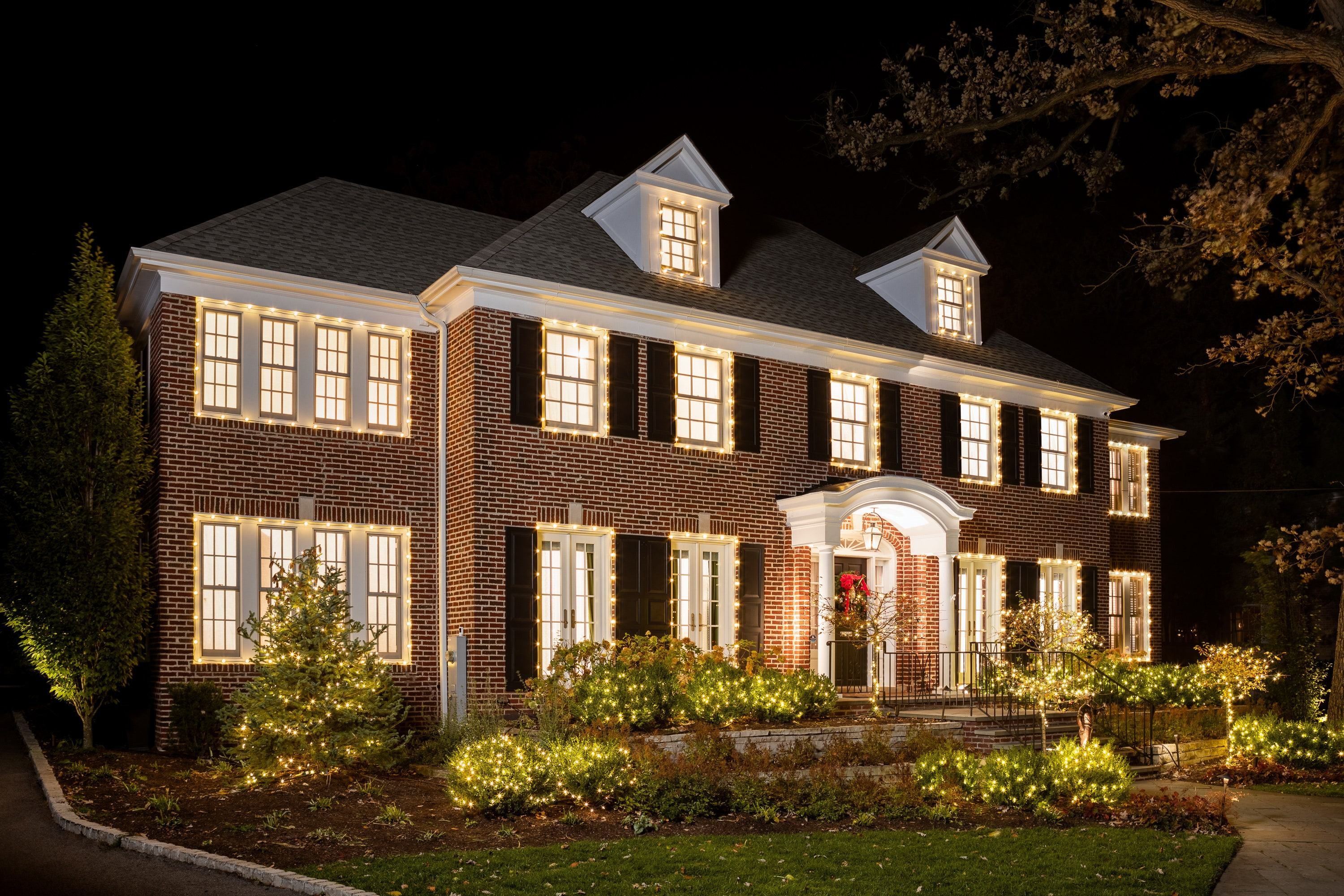 Легендарный дом Маккалистеров из фильма "Один дома" можно арендовать на ночь - Недвижимость Легендарный дом Маккалистеров из фильма "Один дома" можно арендовать на ночь - Недвижимость