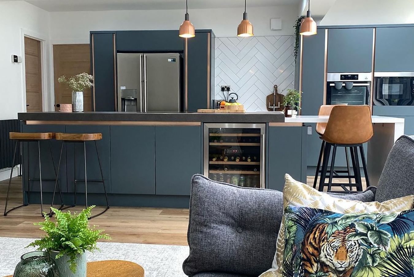 Пара самостоятельно отремонтировала старый дом: сколько удалось сэкономить - Недвижимость Пара самостоятельно отремонтировала старый дом: сколько удалось сэкономить - Недвижимость