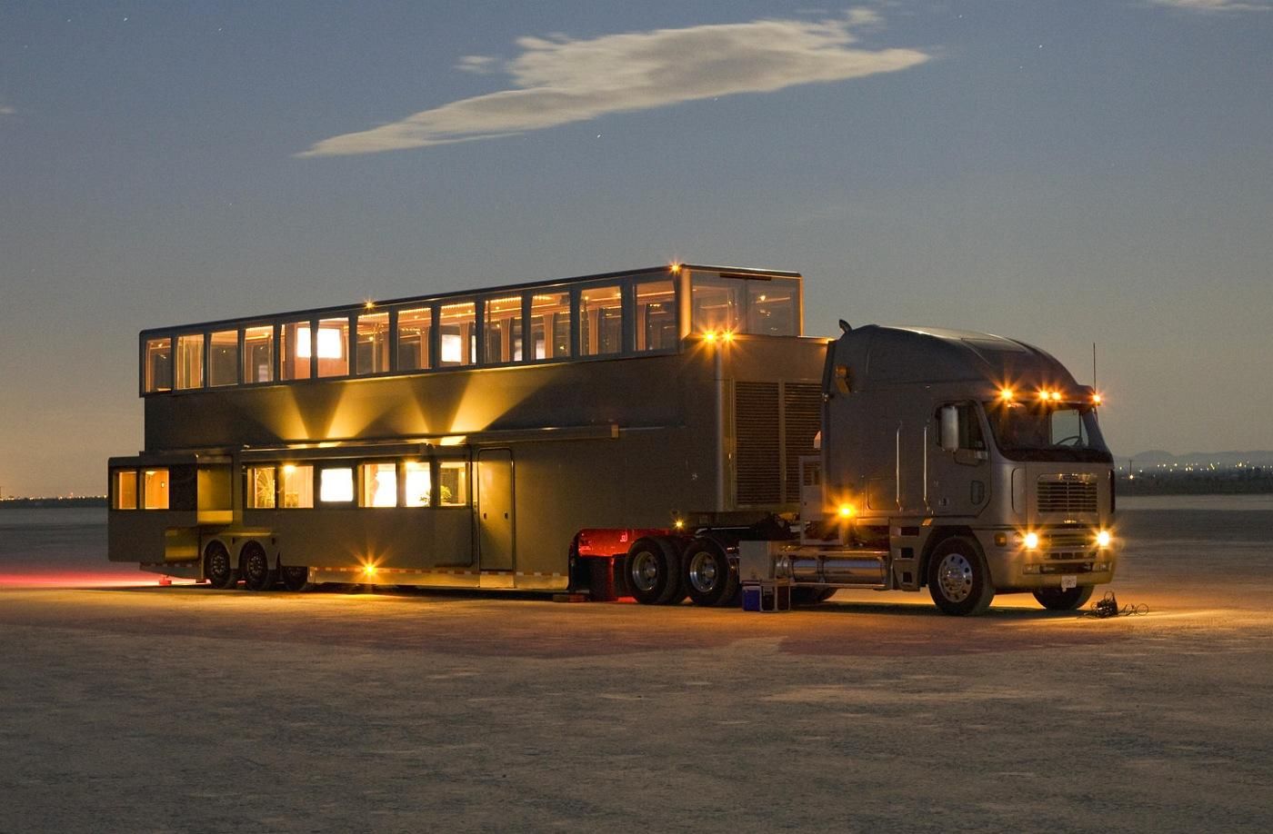 В США продают автодом Вилла Смита: сколько стоит необычная недвижимость - Недвижимость В США продают автодом Вилла Смита: сколько стоит необычная недвижимость - Недвижимость