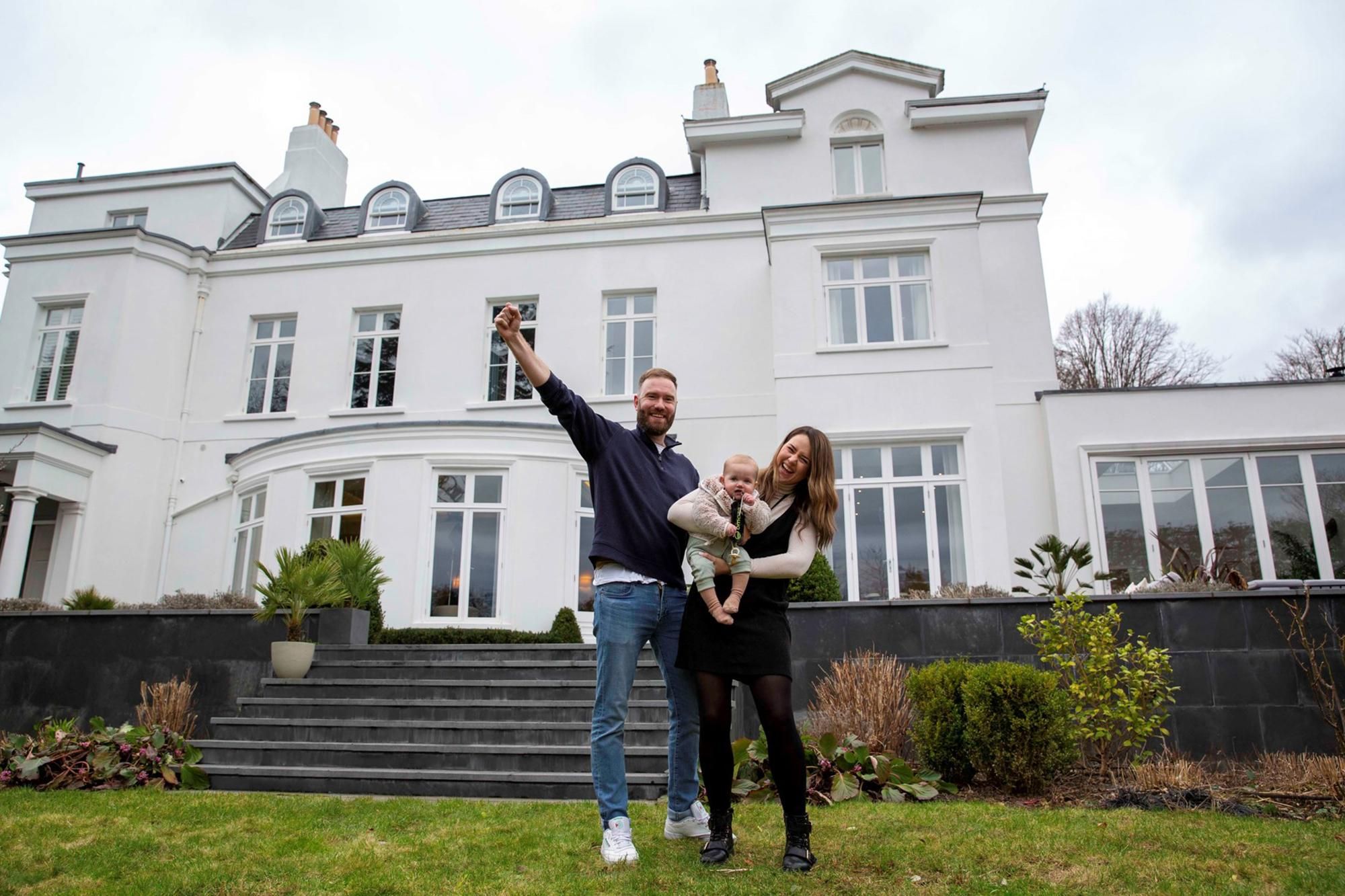 Молодая семья выиграла роскошное поместье за 13 долларов: как оно выглядит - Недвижимость Молодая семья выиграла роскошное поместье за 13 долларов: как оно выглядит - Недвижимость