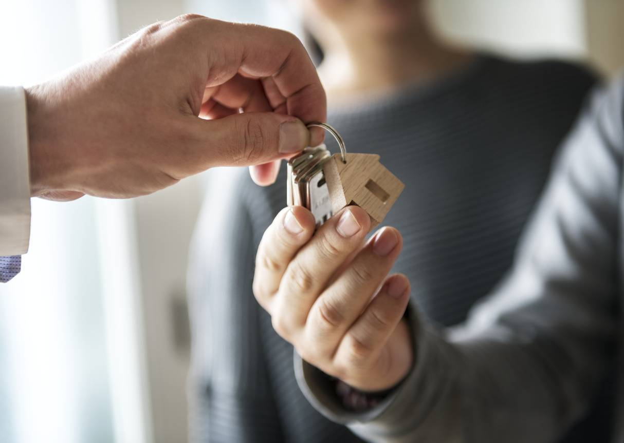 Украинцы начали покупать больше недвижимости: как росло количество сделок за 7 лет - Недвижимость