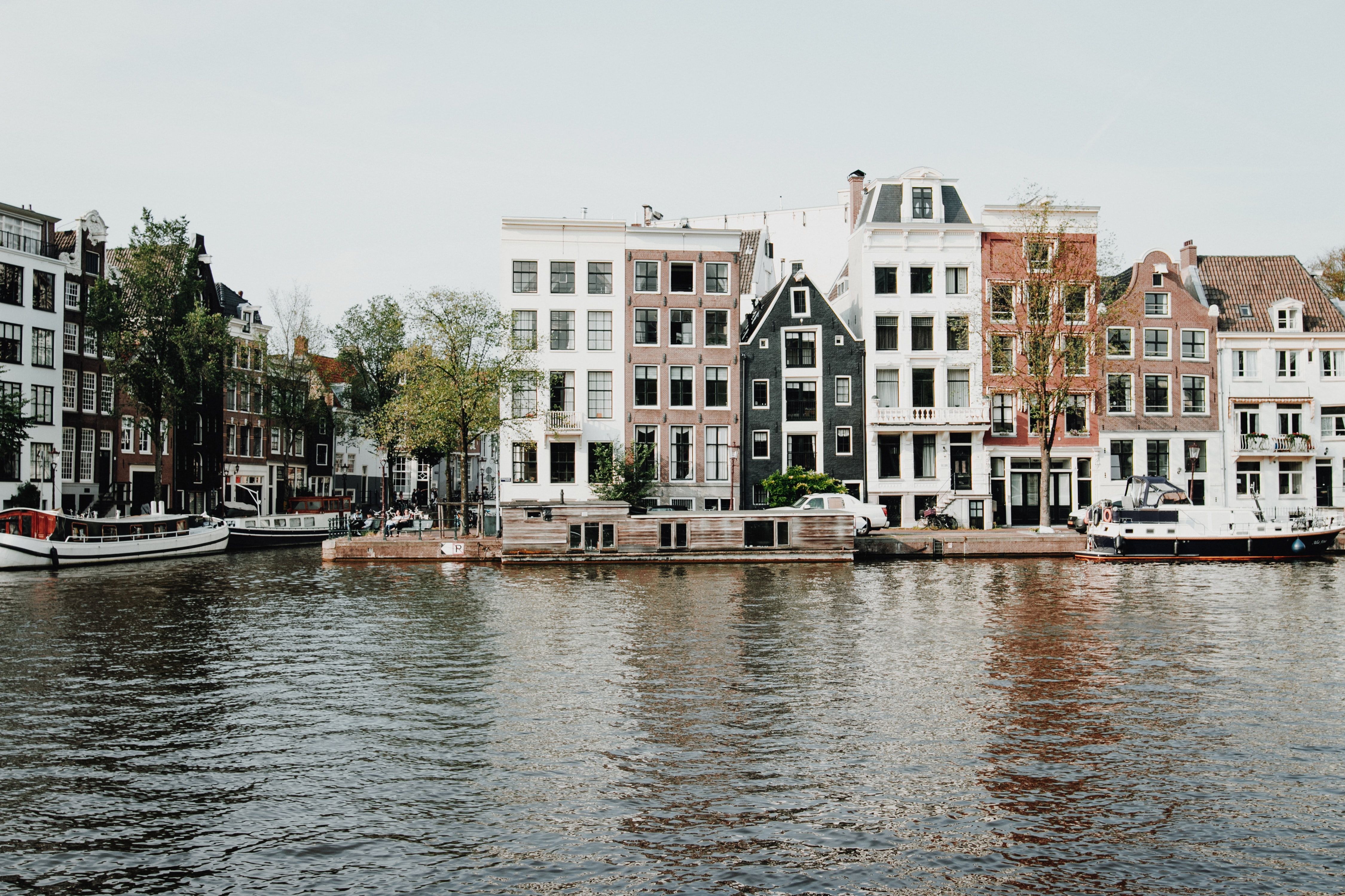Как Амстердам борется с жилищным кризисом