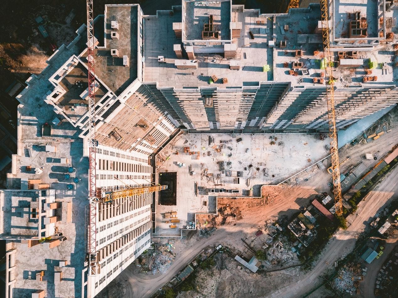 За 2022 год количество новых очередей ЖК в Украине сократилось в 2 раза За 2022 год количество новых очередей ЖК в Украине сократилось в 2 раза