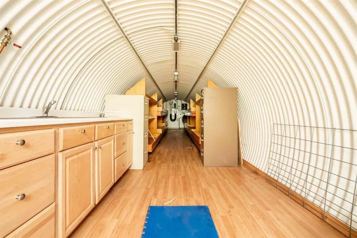 Бункеры, выставленные на продажу Бункеры, выставленные на продажу