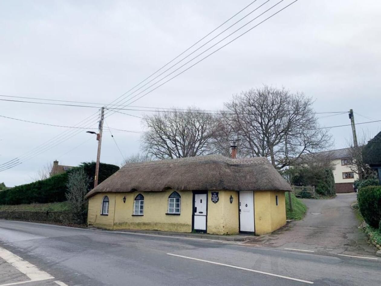 В Британии продают соломенный дом В Британии продают соломенный дом