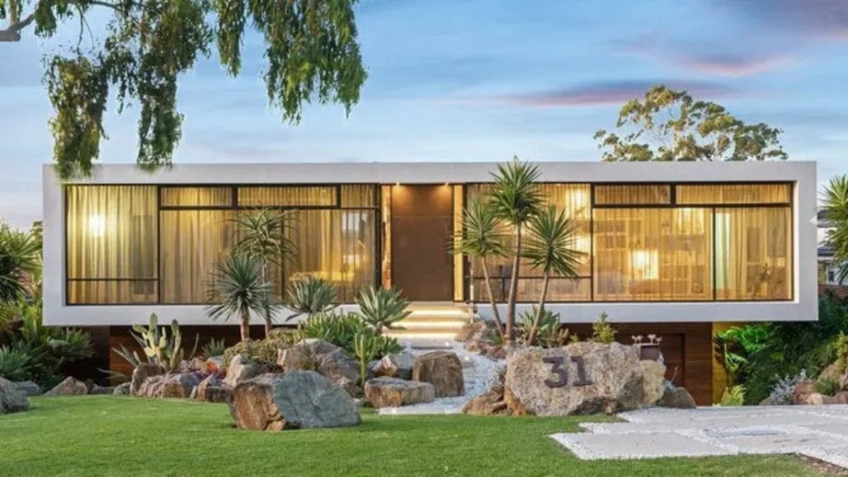 Современный дом середины века Современный дом середины века