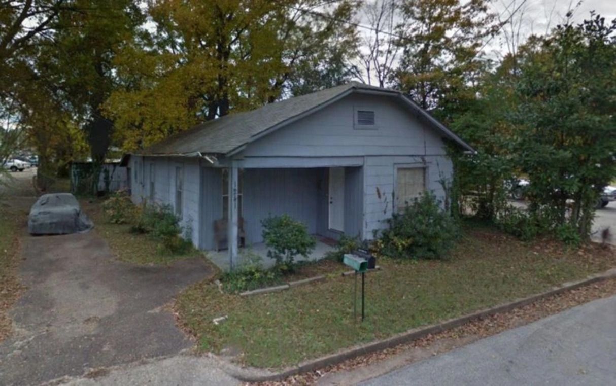 Будинок, в якому зростав Елвіс Преслі, виставили на продаж Будинок, в якому зростав Елвіс Преслі, виставили на продаж