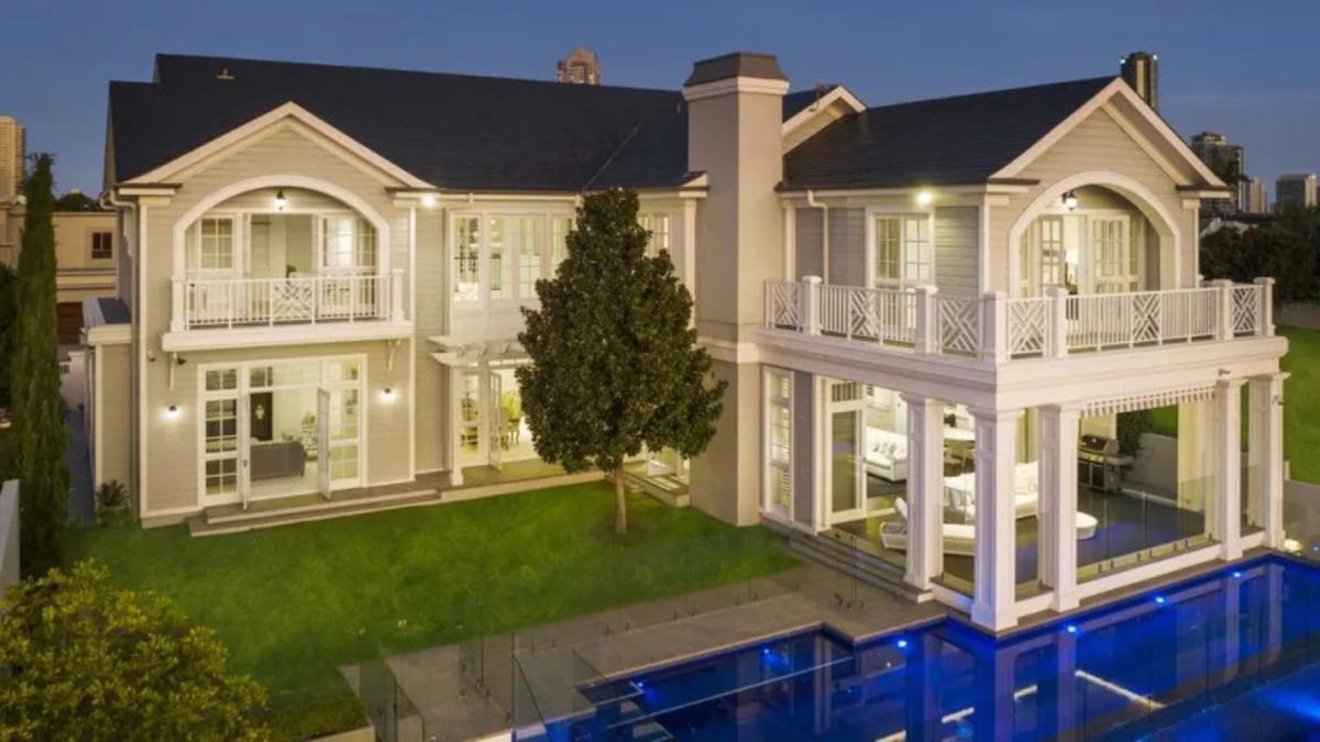 Триповерховий особняк Surfer Paradise Триповерховий особняк Surfer Paradise