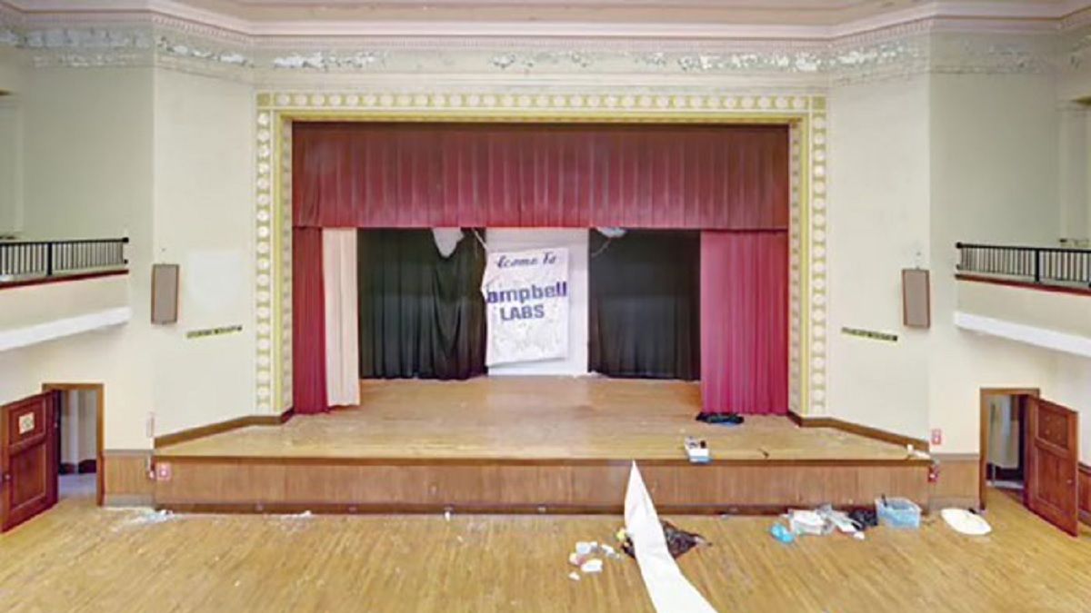 Как старую школу превратили в современное здание Как старую школу превратили в современное здание