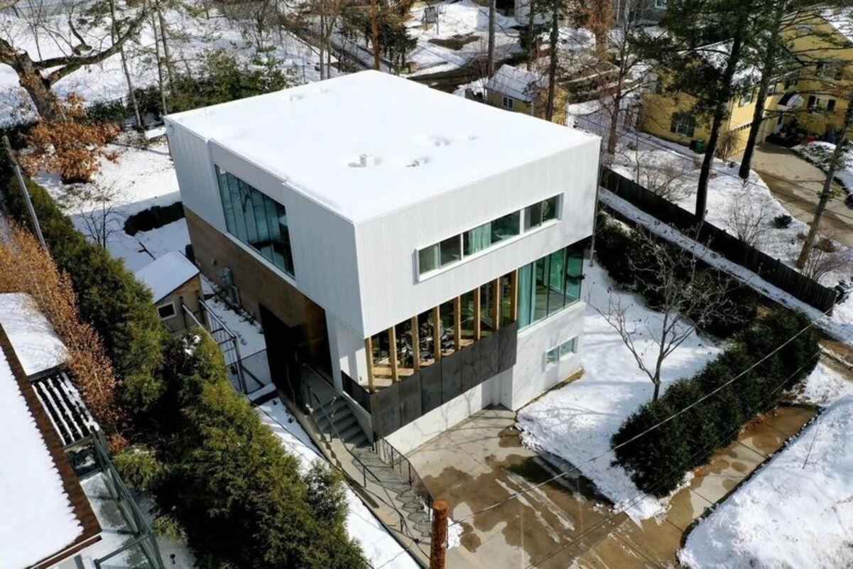 Будинок з "кубиків" Будинок з "кубиків"