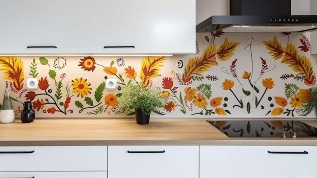 Художник расписывает современные квартиры Художник расписывает современные квартиры