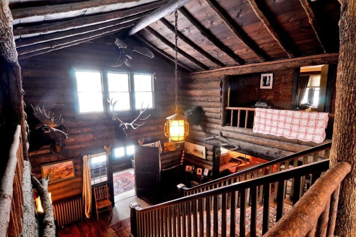 Дерев'яний будинок з опудалами - в Чикаго продають унікальний дім - Нерухомість Дерев'яний будинок з опудалами - в Чикаго продають унікальний дім - Нерухомість