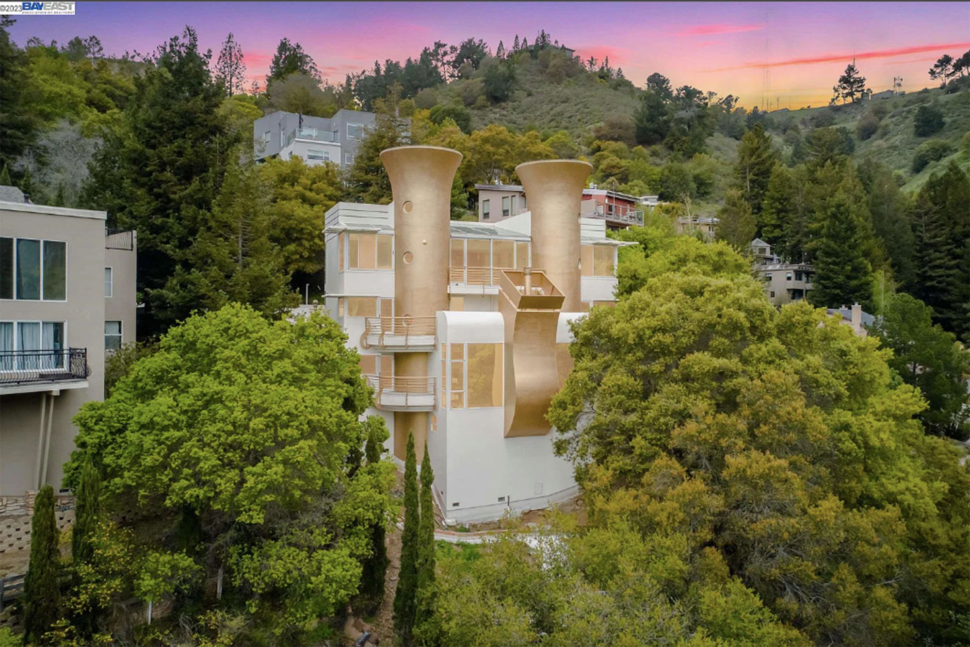 Мелодичный особняк - как выглядит дом-саксофон в Калифорнии - Недвижимость Мелодичный особняк - как выглядит дом-саксофон в Калифорнии - Недвижимость