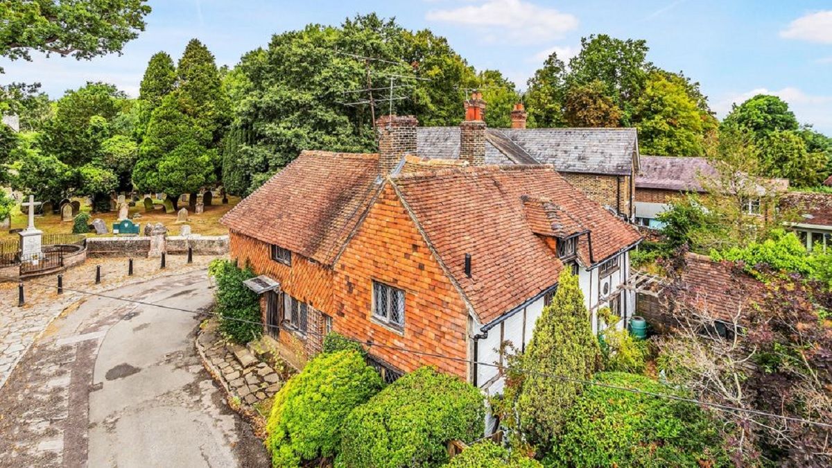 Скільки коштує будинок 15 століття Скільки коштує будинок 15 століття