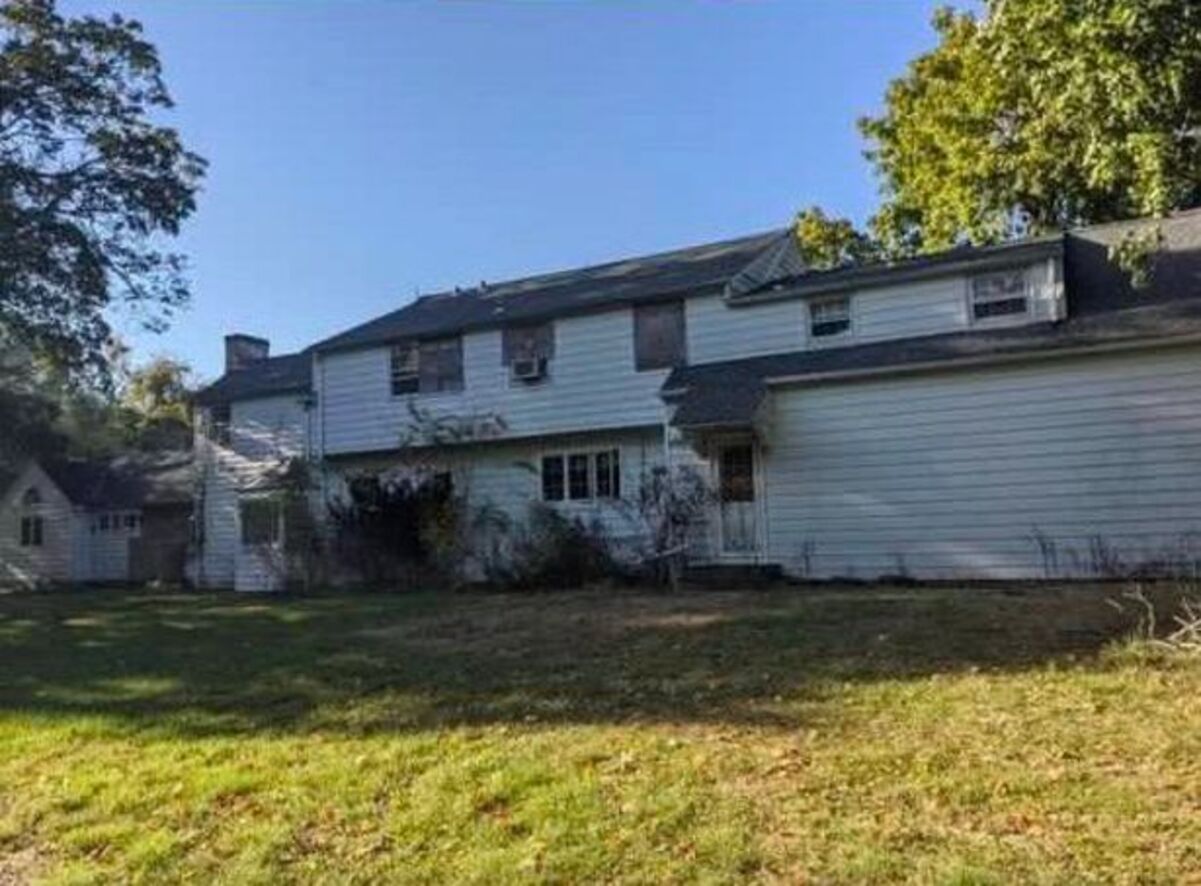 Заброшенный дом - как выглядит жуткое жилье в Нью-Джерси - Недвижимость Заброшенный дом - как выглядит жуткое жилье в Нью-Джерси - Недвижимость