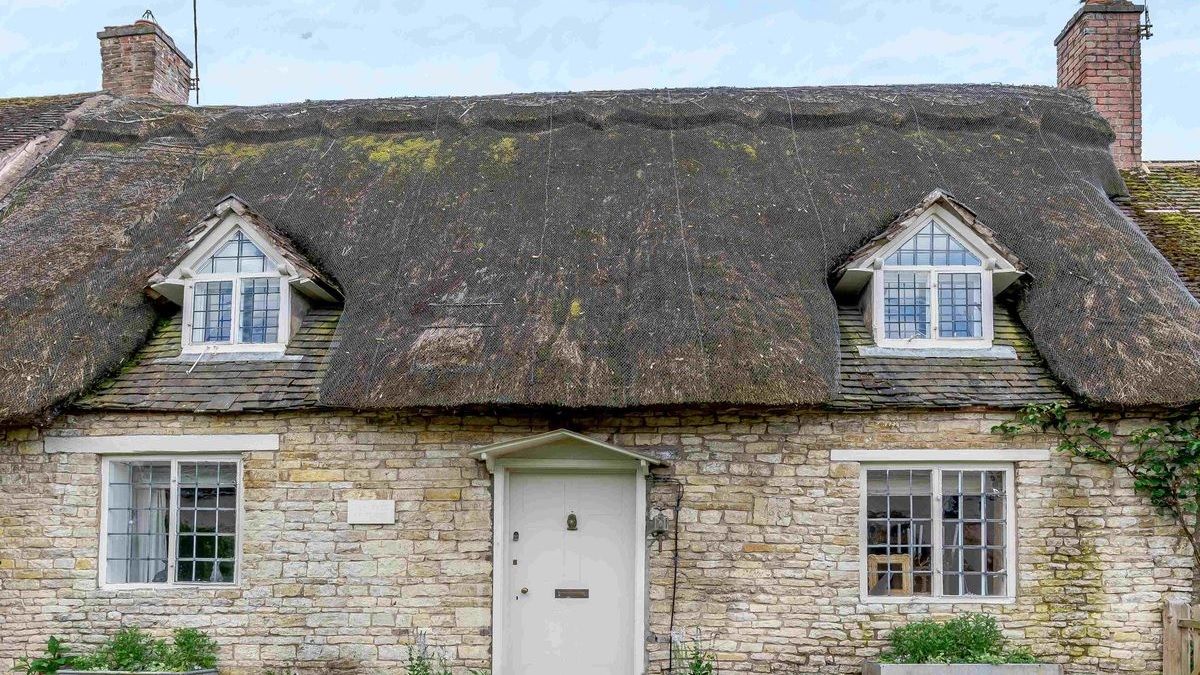 Как выглядит внутри старый коттедж Как выглядит внутри старый коттедж