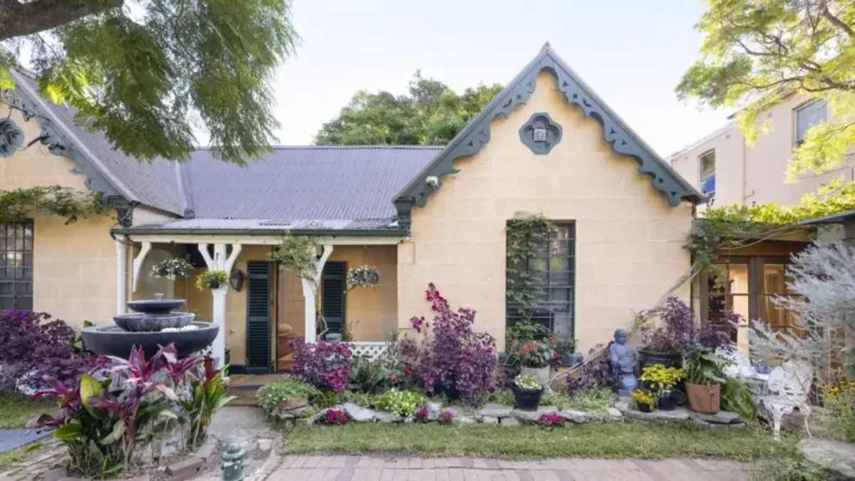 Дом с жилым автобусом - сколько стоит такая собственность - Недвижимость Дом с жилым автобусом - сколько стоит такая собственность - Недвижимость