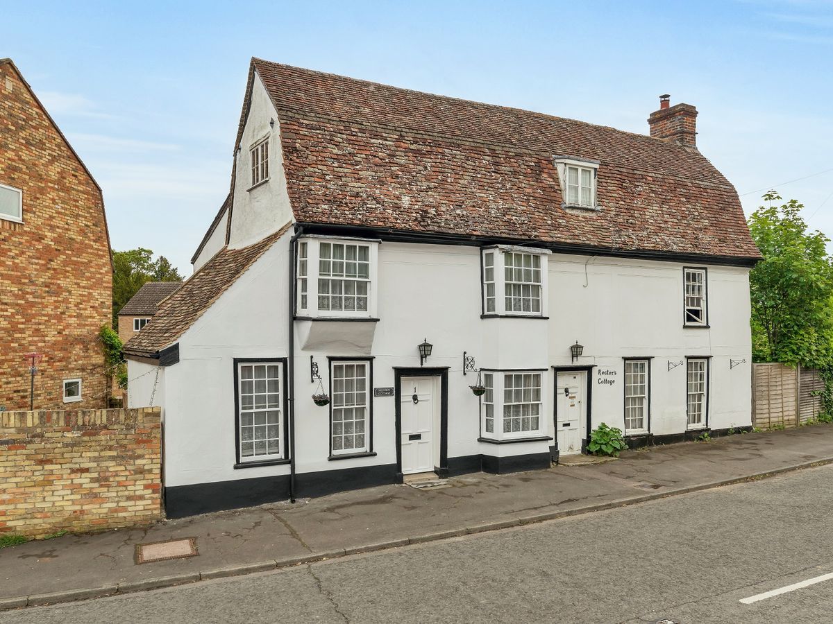 Таинственный коттедж – что внутри этого жилья в Британии – Недвижимость Таинственный коттедж – что внутри этого жилья в Британии – Недвижимость