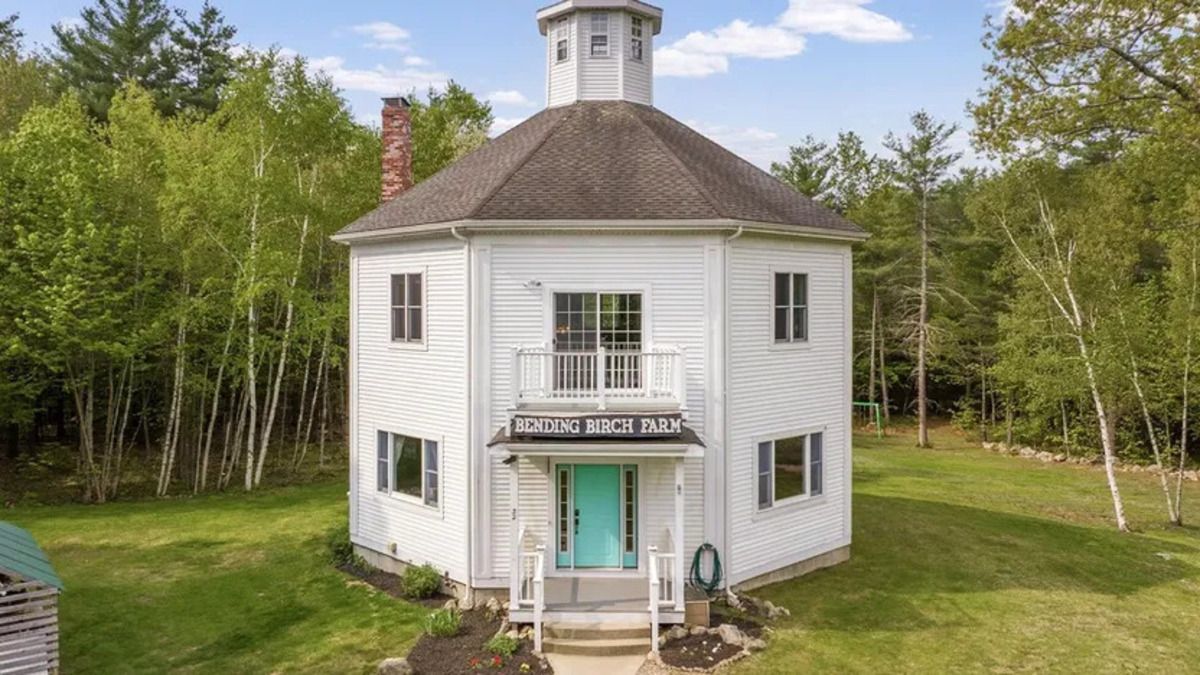 Восьмиугольный дом - в штате Мэн продают уютный дом среди леса - Недвижимость Восьмиугольный дом - в штате Мэн продают уютный дом среди леса - Недвижимость