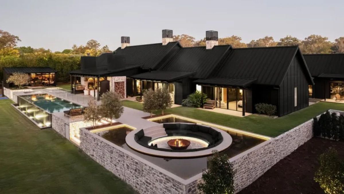 Чорний будинок - подивіться на це цікаве сучасне житло - Нерухомість Чорний будинок - подивіться на це цікаве сучасне житло - Нерухомість