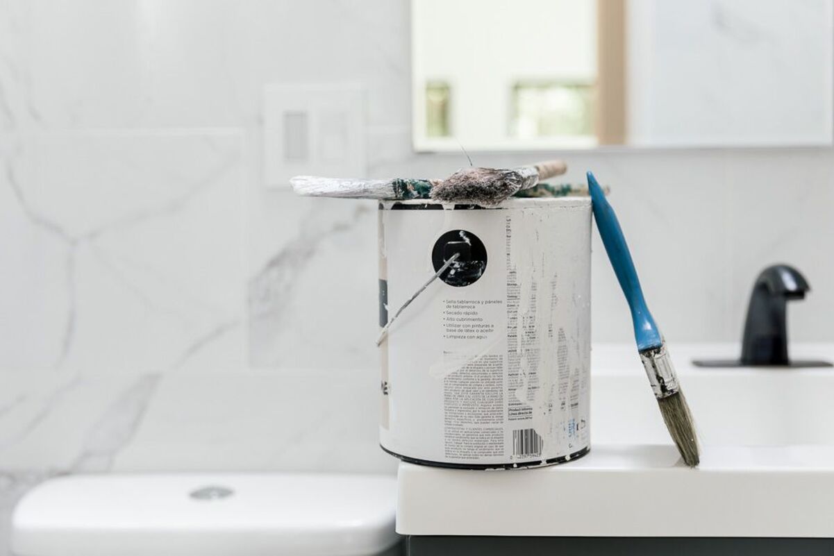 Покраска ванной комнаты - какую краску больше советуют выбирать - Недвижимость Покраска ванной комнаты - какую краску больше советуют выбирать - Недвижимость