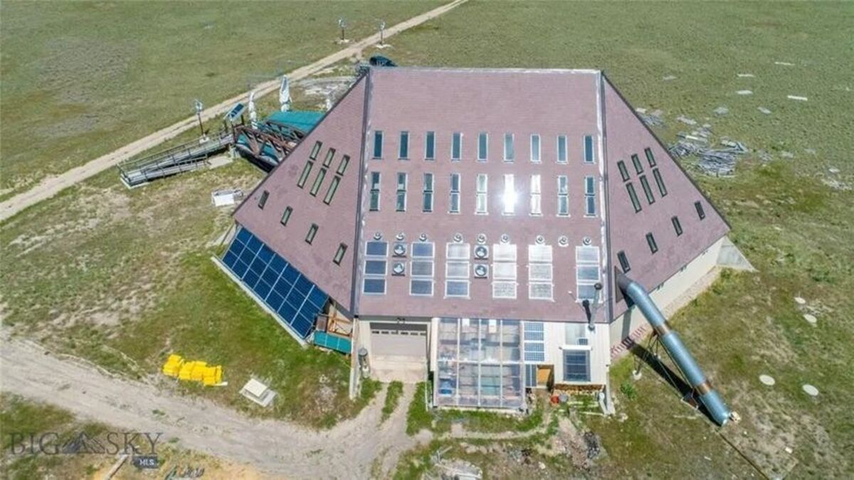 Дом в форме пирамиды - в Монтане продают специфическое жилье - Недвижимость Дом в форме пирамиды - в Монтане продают специфическое жилье - Недвижимость