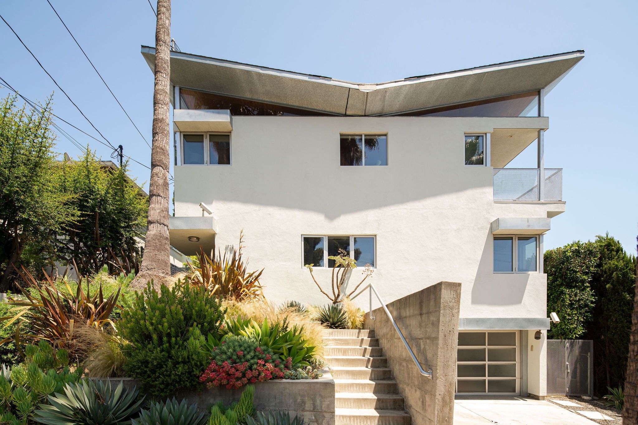 Дом с крышей-бабочкой – вот как выглядит это чудесное жилье – Недвижимость