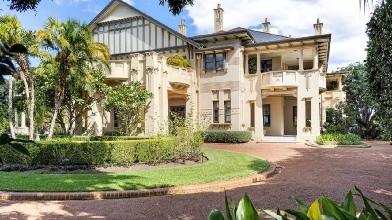 Розкішні апартаменти у стародавньому особняку - скільки коштує така квартира - Нерухомість Розкішні апартаменти у стародавньому особняку - скільки коштує така квартира - Нерухомість