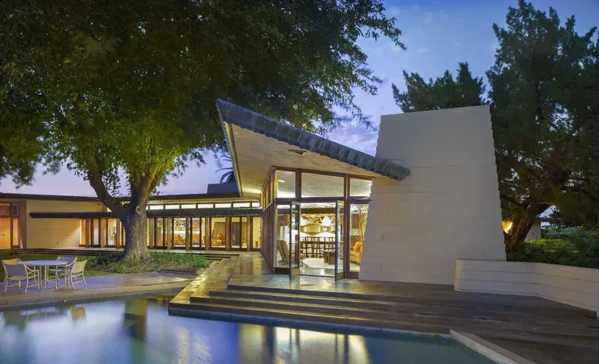 Творіння відомого архітектора - ви тільки погляньте на цей шедевр у Каліфорнії - Нерухомість Творіння відомого архітектора - ви тільки погляньте на цей шедевр у Каліфорнії - Нерухомість