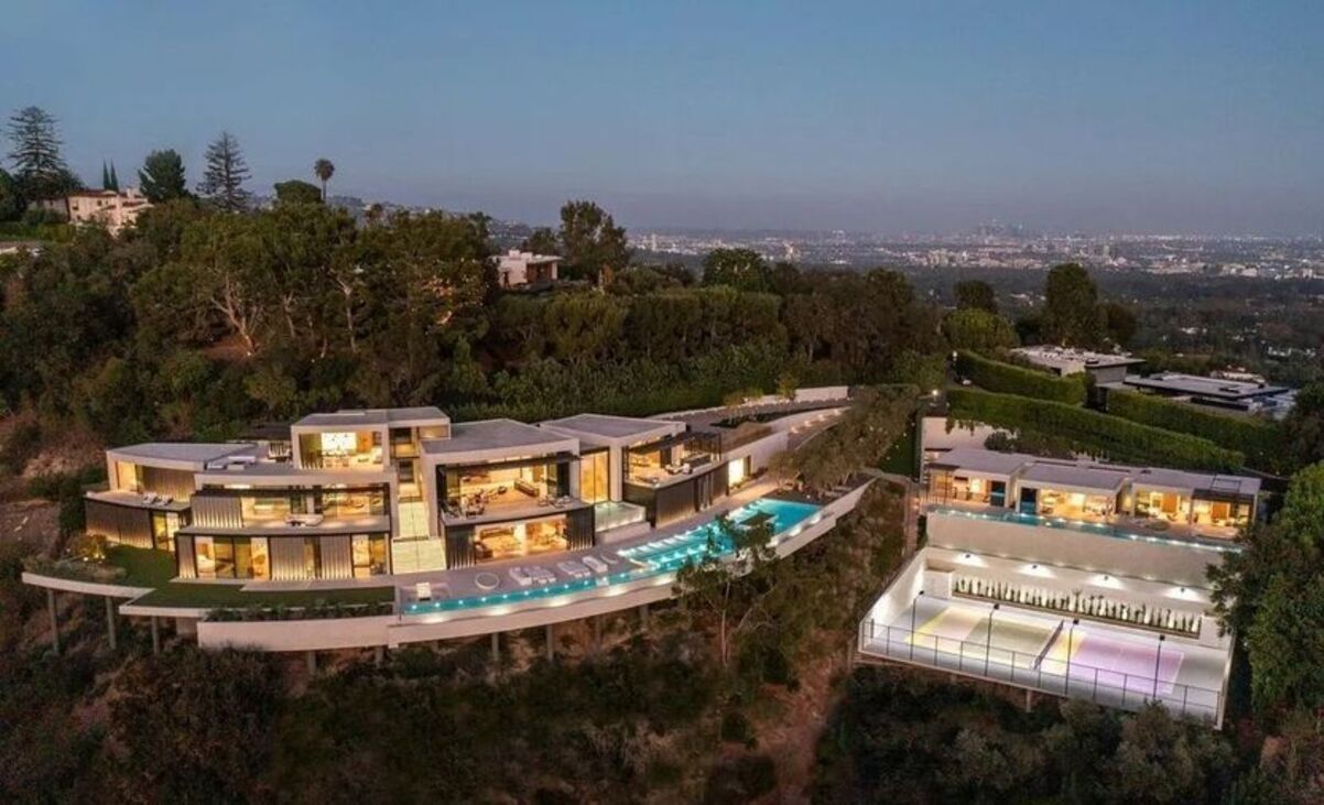 Дом за колоссальную цену - сколько стоит имение площадью более 3 тысяч квадратов - Недвижимость Дом за колоссальную цену - сколько стоит имение площадью более 3 тысяч квадратов - Недвижимость