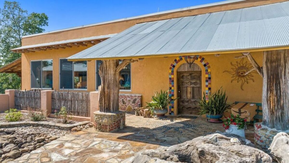 Будинок з грайливим дизайном - продають чудернацьке житло з купою декору - Нерухомість Будинок з грайливим дизайном - продають чудернацьке житло з купою декору - Нерухомість