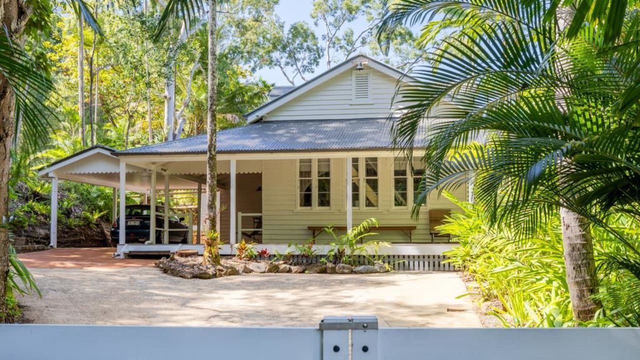 Дом, который был школой – невероятное жилье в частном месте – Недвижимость Дом, который был школой – невероятное жилье в частном месте – Недвижимость