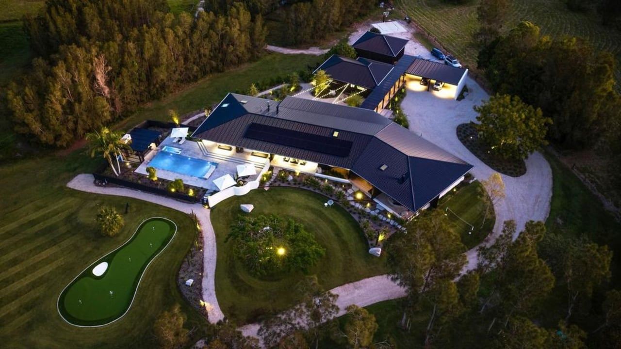 Чистий рай - продають прекрасний будинок з власним вертолітним майданчиком - Нерухомість