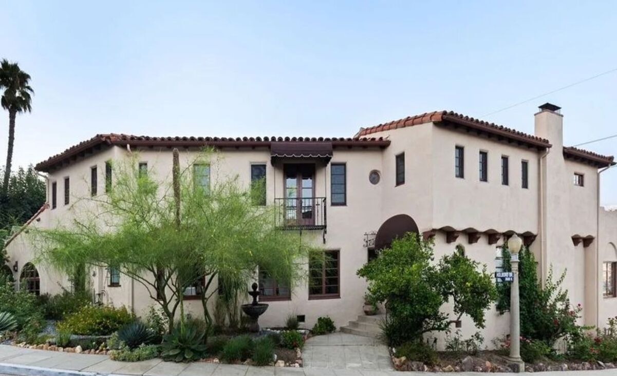 Дом с секретной комнатой - продают жилье, которое построили во время сухого закона - Недвижимость Дом с секретной комнатой - продают жилье, которое построили во время сухого закона - Недвижимость